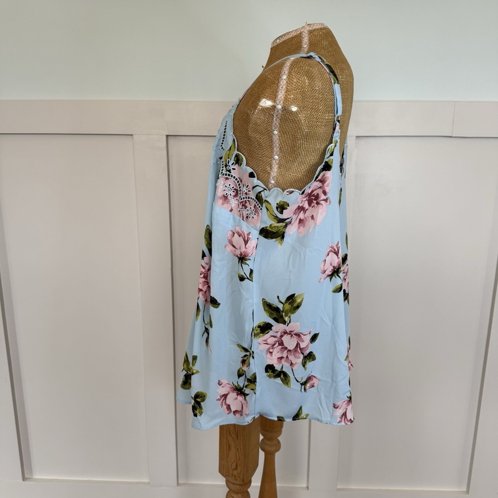 Torrid Sophie Camisole Top Women's 00 M/L Blue Floral Feminine Satin Eyelet - Picture 3 of 10
